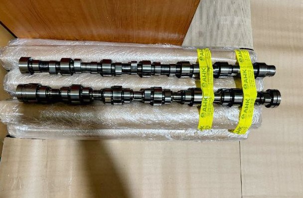 R522884 Розподільчий вал